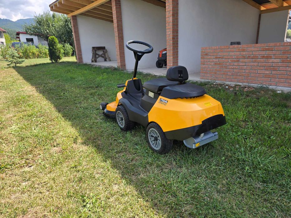 Stiga tractoras tuns iarba gazon