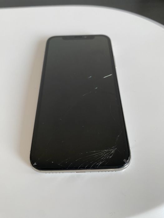 Vand Iphone X- Pentru piese