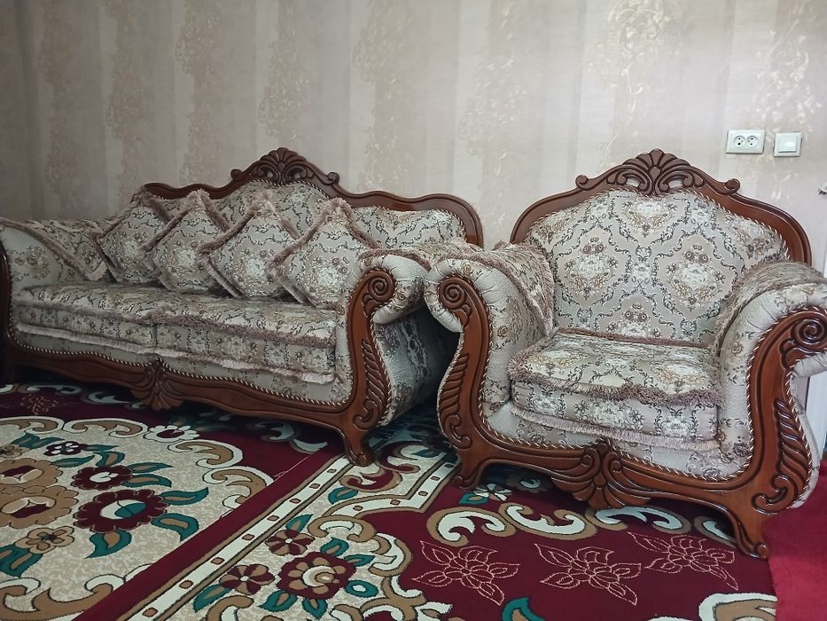 Divan kreslo sotiladi