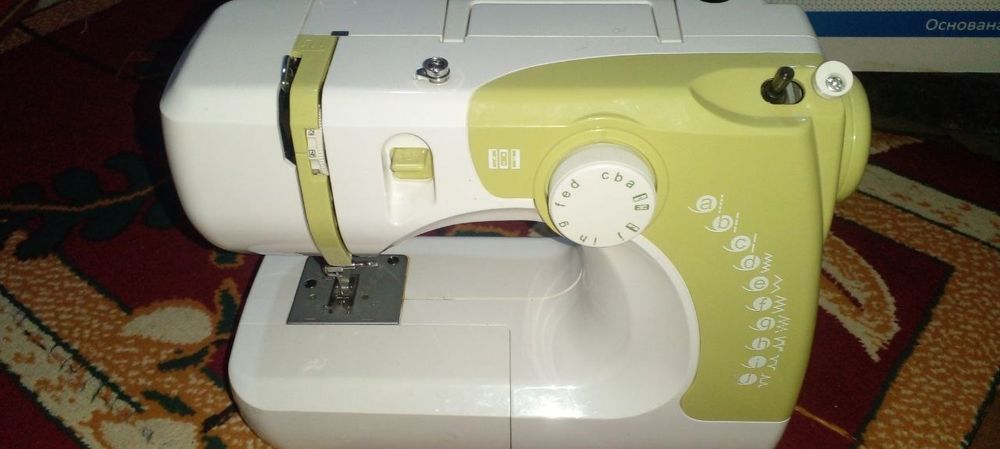 Tikuv mashinka sotiladi