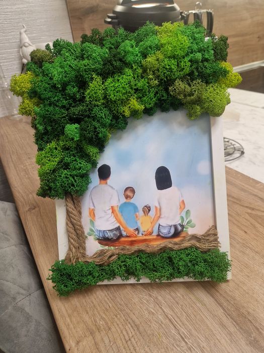 Картина Семейство декорирана със скандинавски мъх