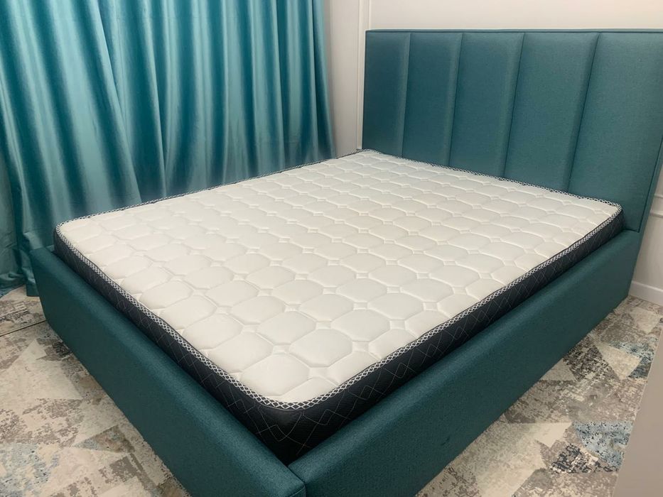 Двух спальная кровать