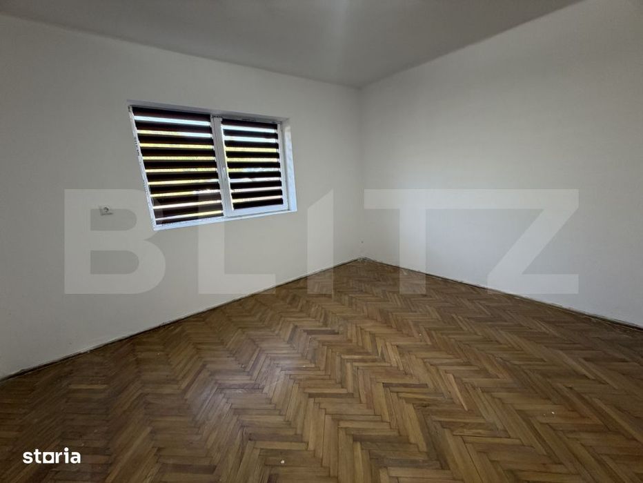 Casa de vanzare 109 mp, teren 13000 mp, zona Ciocman