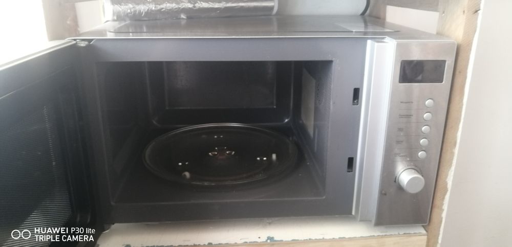 Artel mikroto'lqinli pech 23l lik 800watt. Deyarli ishlatilmagan.