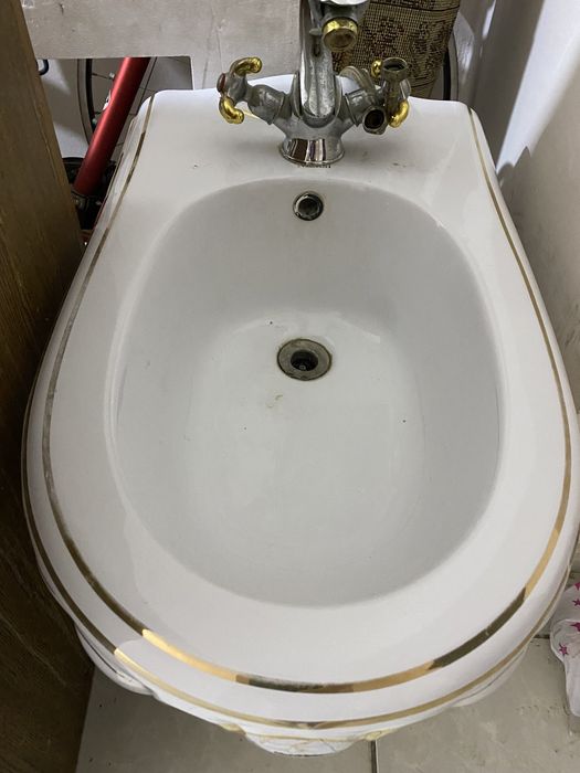 Беде унитаз в санузел