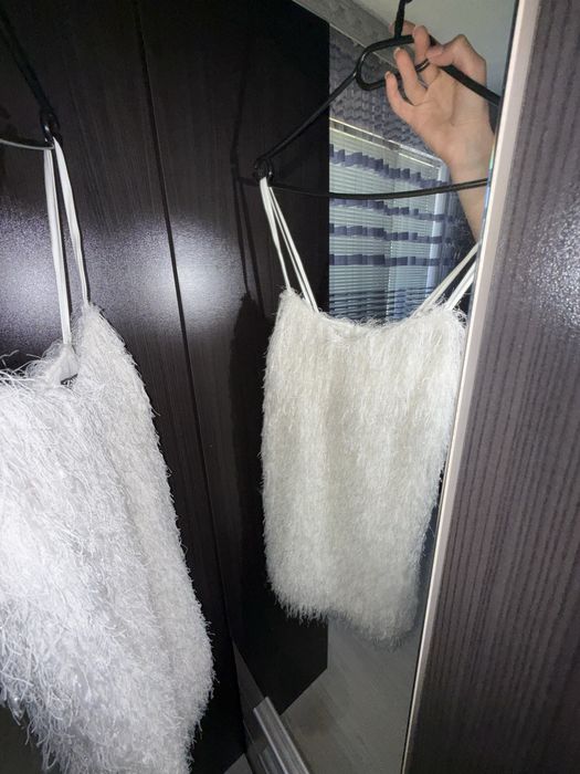 Бяла рокля Зара.