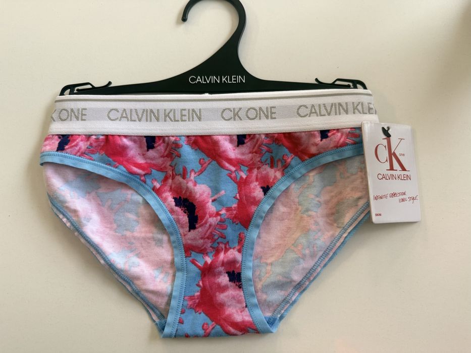 Комплект сутиен прашки /бикини Calvin Klein /XS, S/