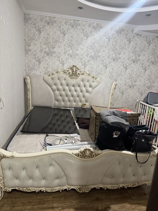 Продам кровать с матрасом
