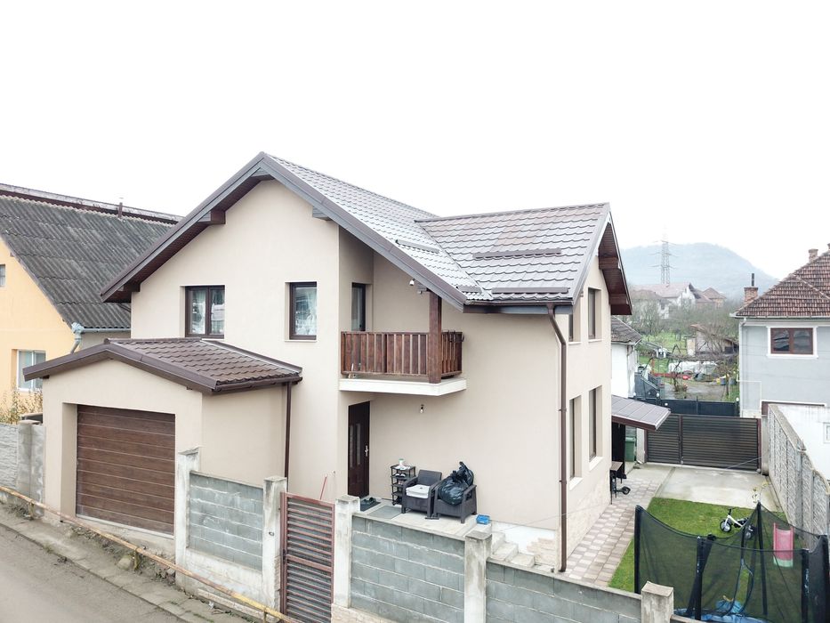 Vând casă P+M zona Gheorghe Apostol