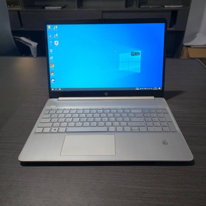 Hp laptop 15s. SSD 256gb RAM 8gb DDR4