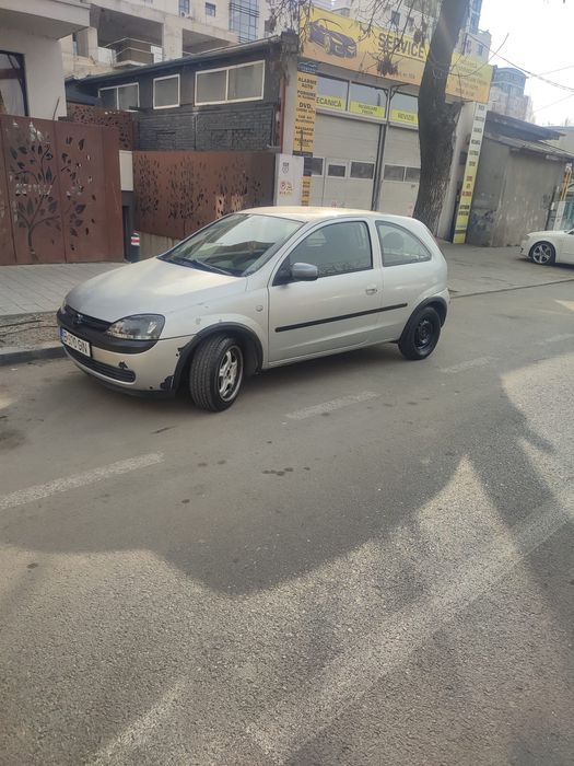 Vând Opel CORSA c motor de 1 2 benzina consum mic proprietar in acte