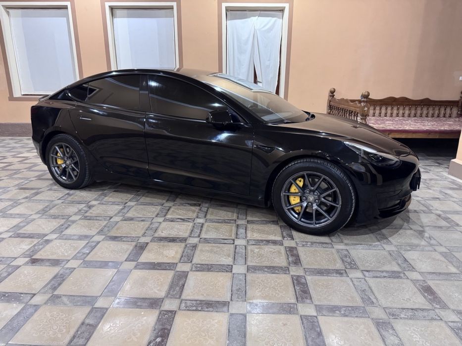 Tesla model 3 продается