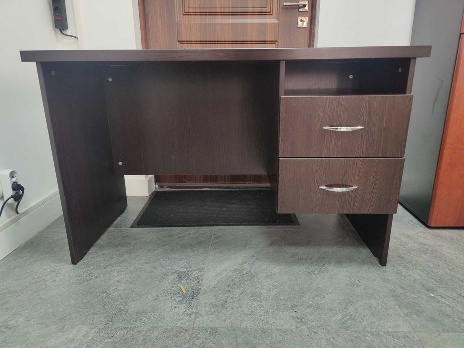 Стол офисный, с ящиками