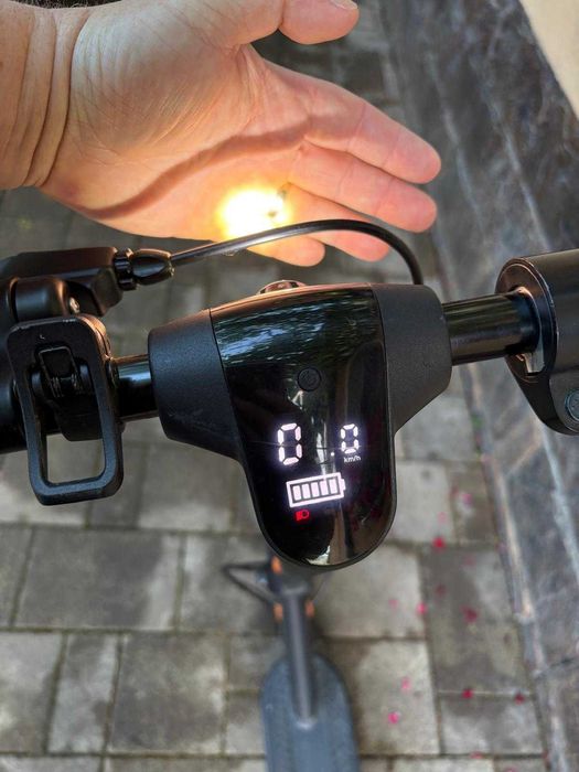 Trotinetă electrică E-Way E-350 – Anvelope Pline (Fără Pene), Stare Excelentă