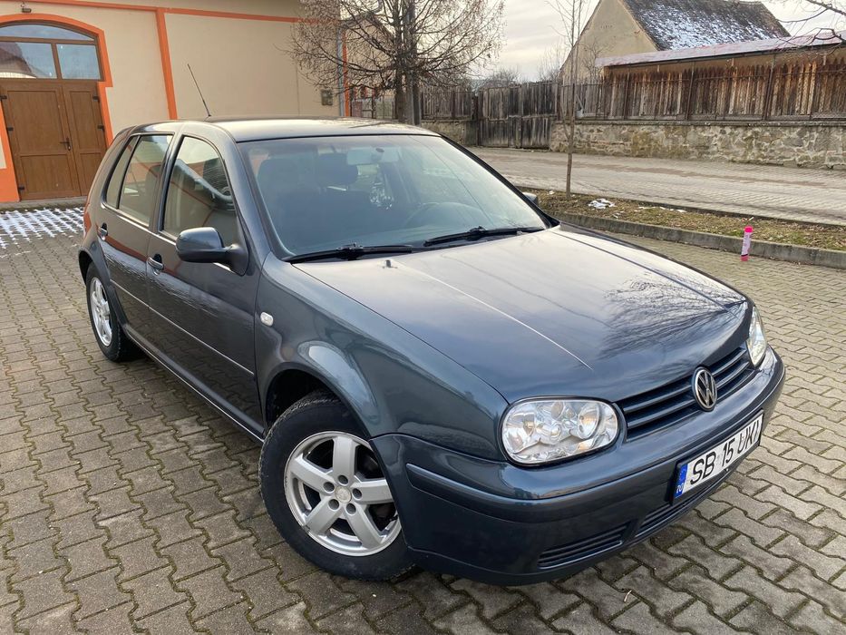 Volkswagen golf  1.6  2003 PACIFIC