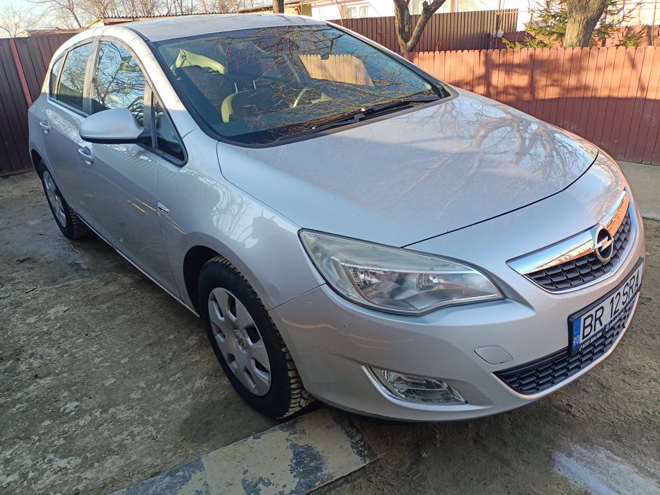 OPEL Astra 2011 — imagine 3