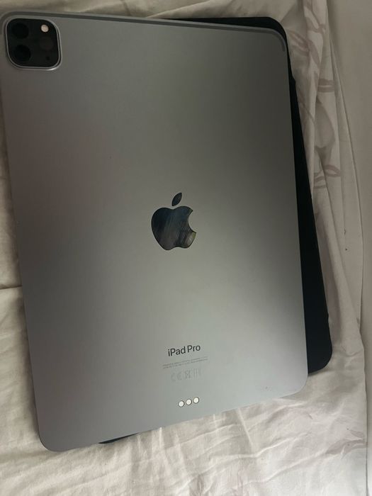 Vand Ipad pro 11 2022 cu procesor M2 128gb