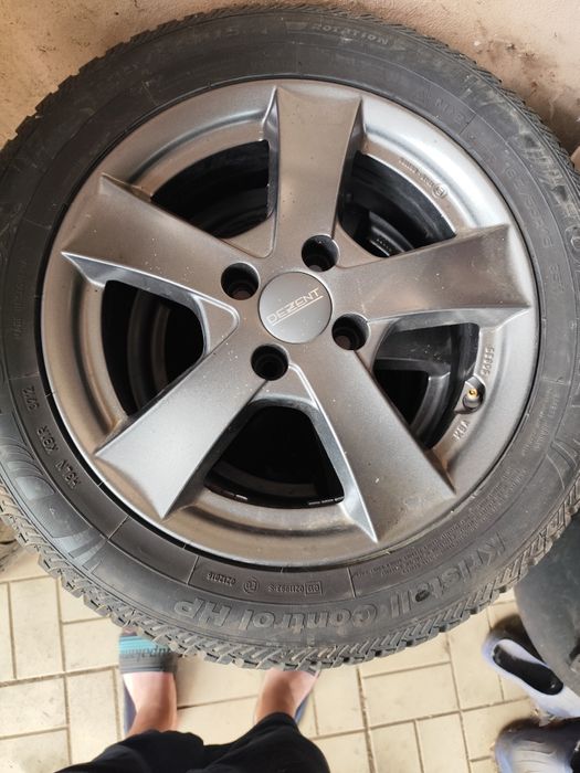 Cauciucuri cu jante Dezent 195x55 r15