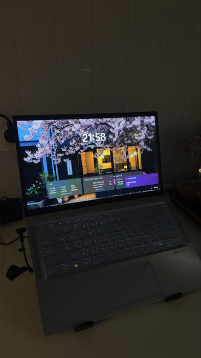 ASUS ZenBook i5 / 8GB / SSD 512GB, отличное состояние