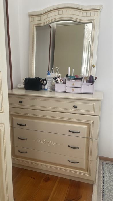 Спальный гарнитур