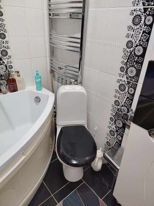 Ванной раковина и шкаф унитаз