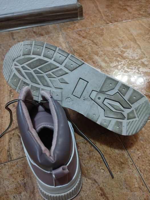 Обувки ,топли,меки, удобни за сезона