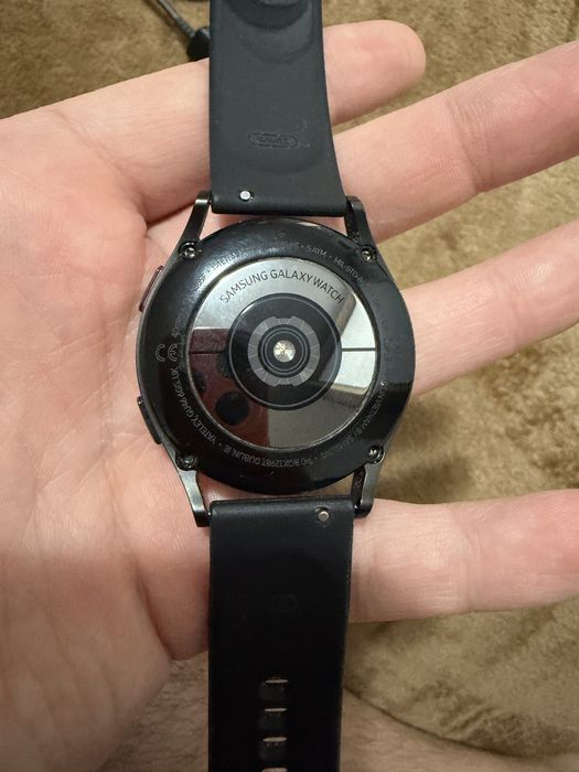 Galaxy watch 4 .