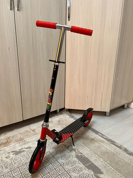 Новый самокат не использованный