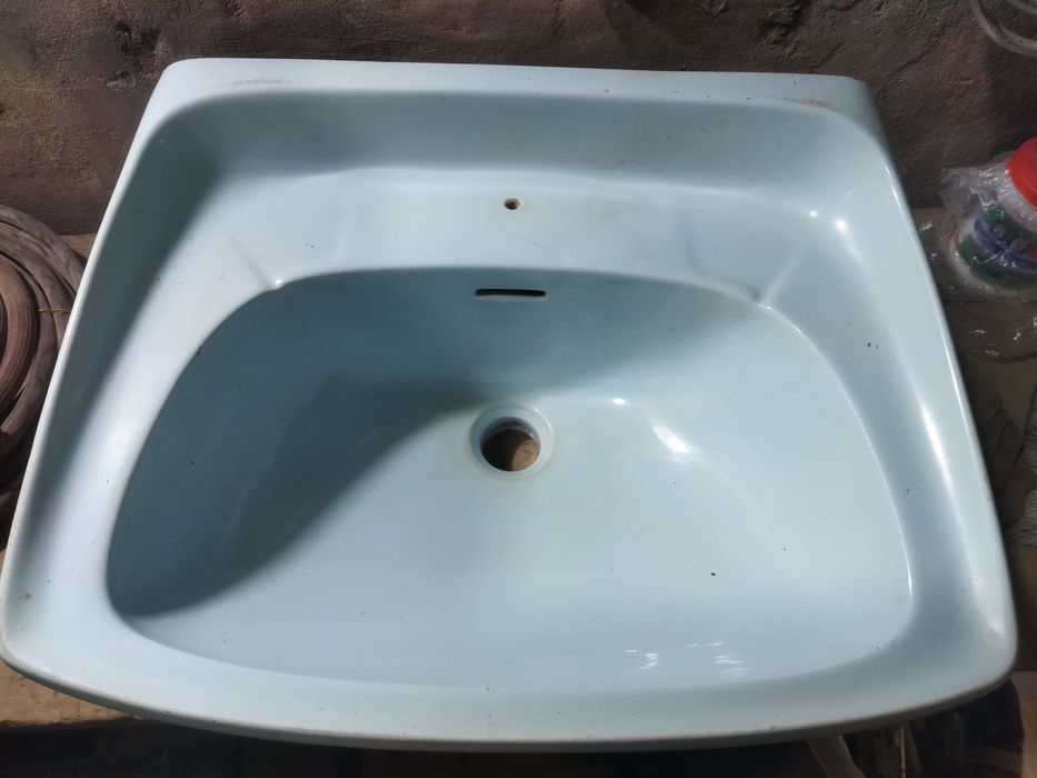 Продаются тазики и раковина
