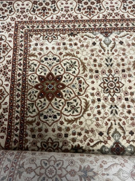 Ковёр шерстяной в отличном состоянии