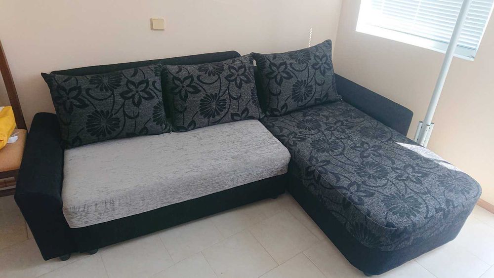 Продавам запазен диван