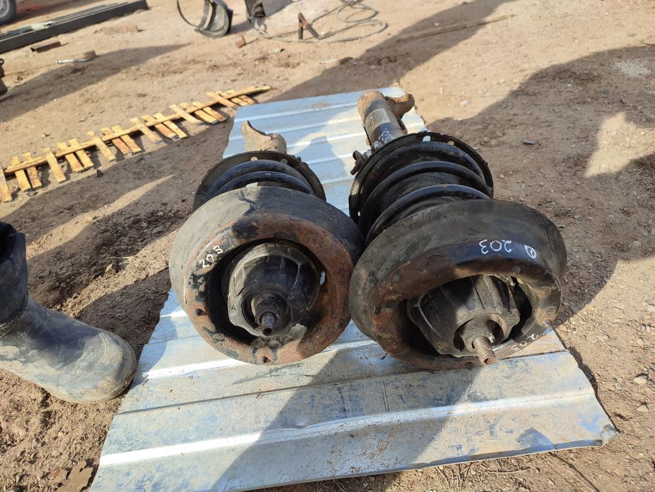 Стойки ступицы цапфы на Мерседес