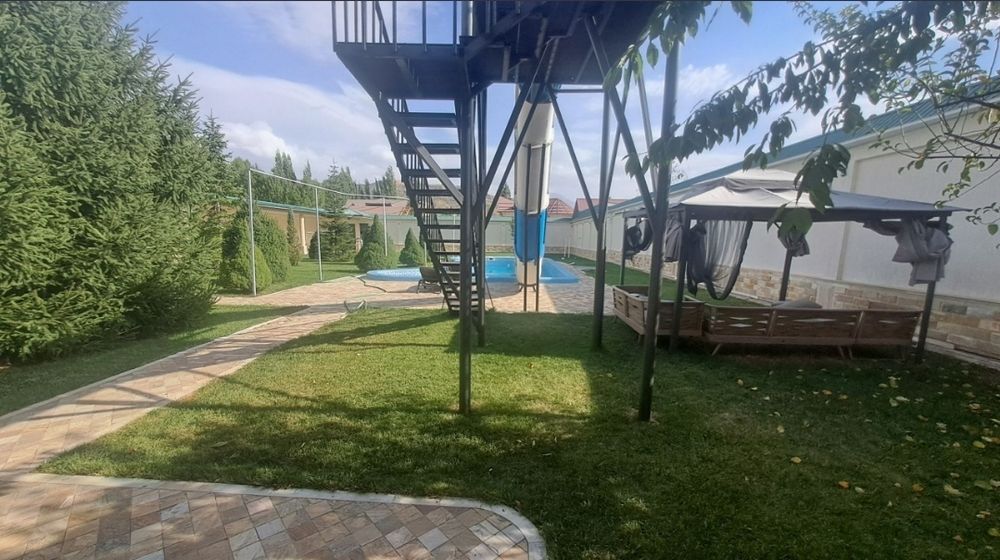 Бустонлик Хумсонда дача сотувда