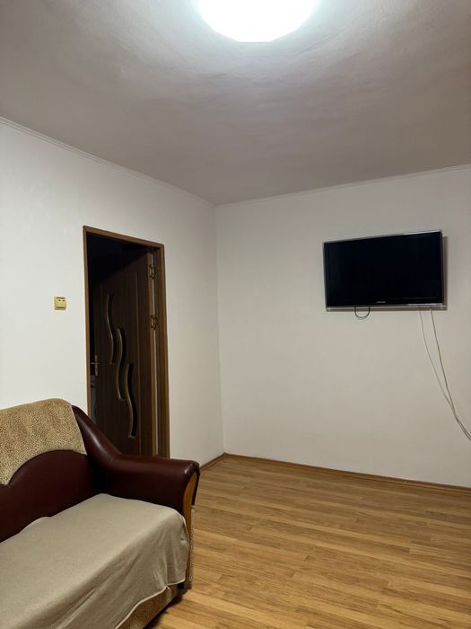 Inchiriez apartament cu 2 camere ,cartier Trivale complex 2
