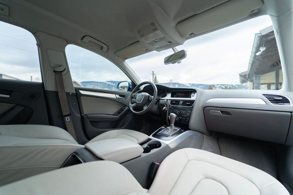 Audi A4 B8 2.0 Tdi 140CP 2009 POSIBILITATE RATE