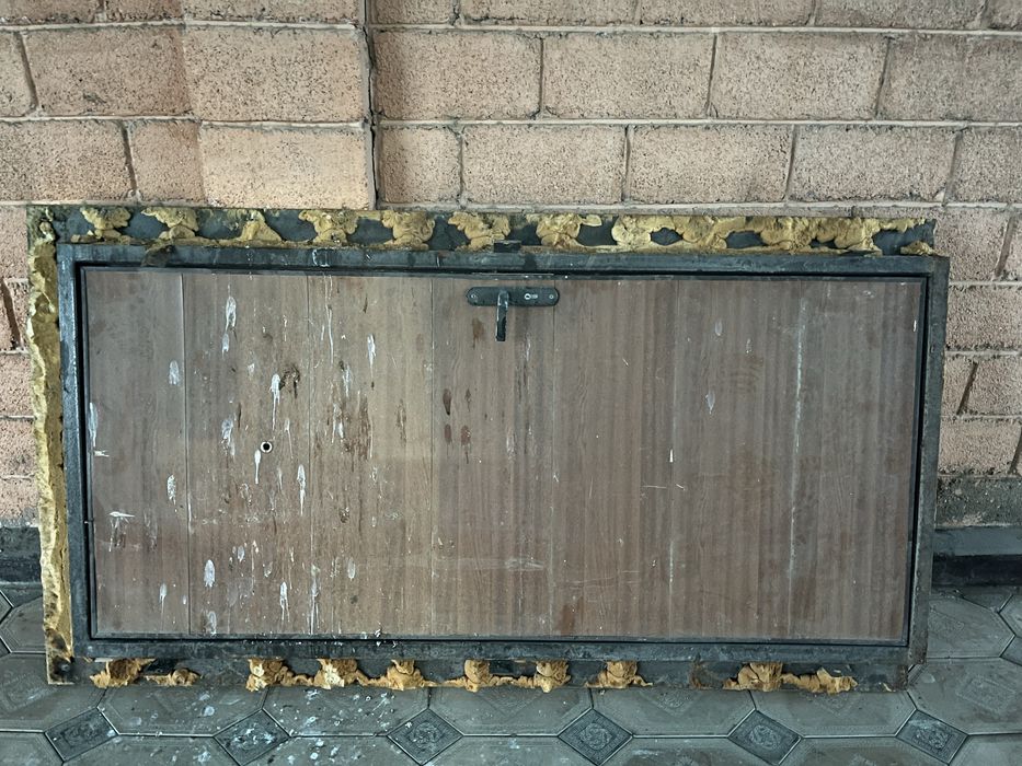 Есік сатылады,дверь продам