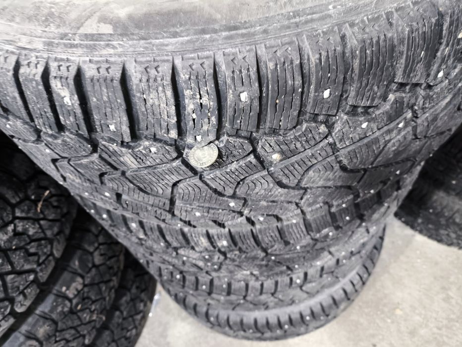 Зимние шины 265/65/17