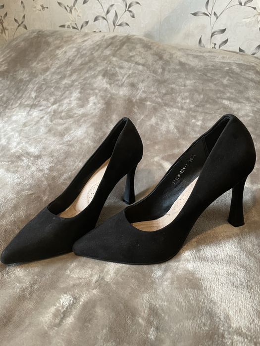 Туфли на высоком каблуке)