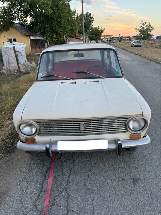 Lada2101/Лада 2101/Жигули на части може и цяла доста запазена.
