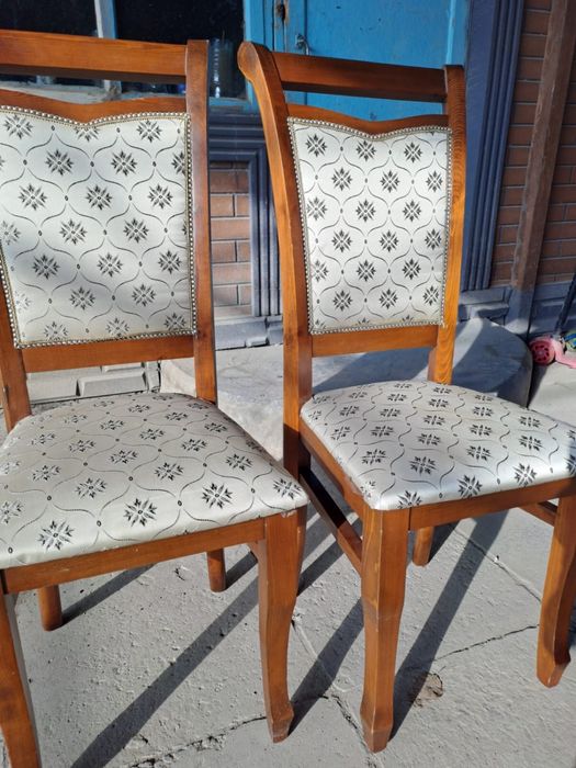 Стулья в зал в хорошем состоянии