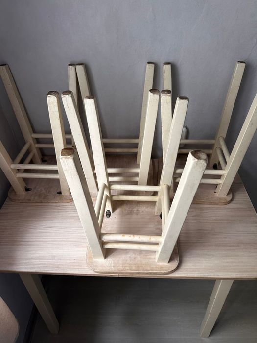 Продам стол и стулья