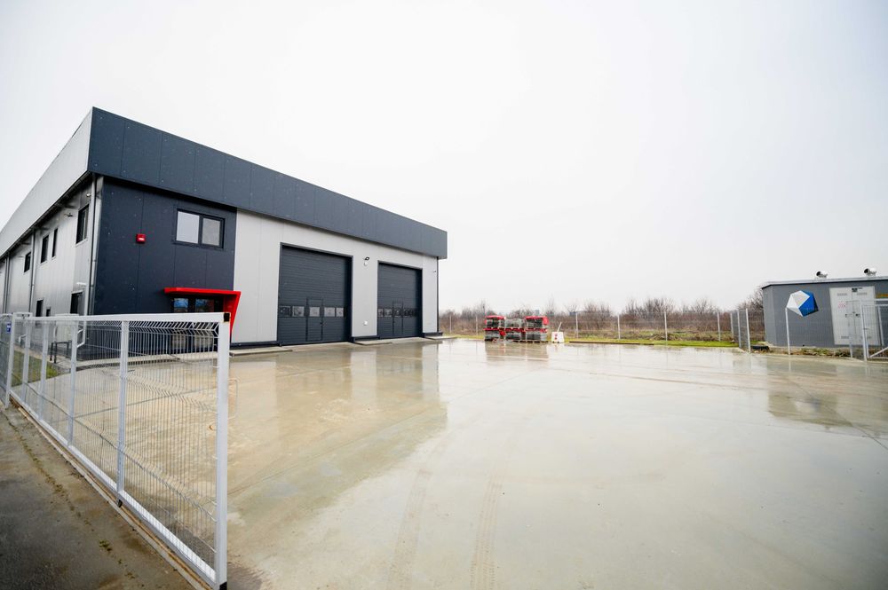 Inchiriez/Vand Hala Rudeni