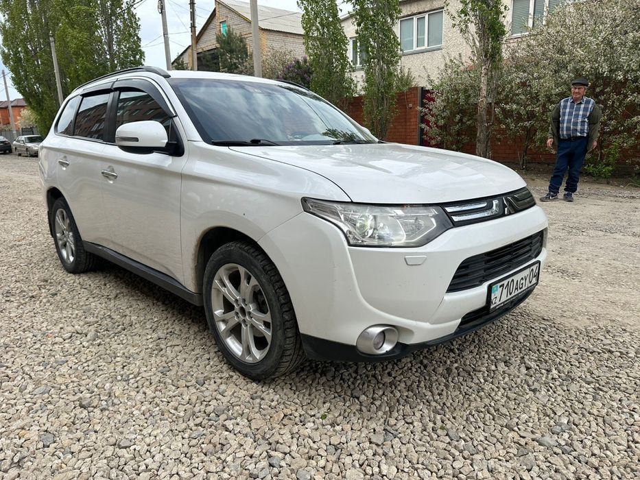 Срочно продается Mitsubishi outlander 3