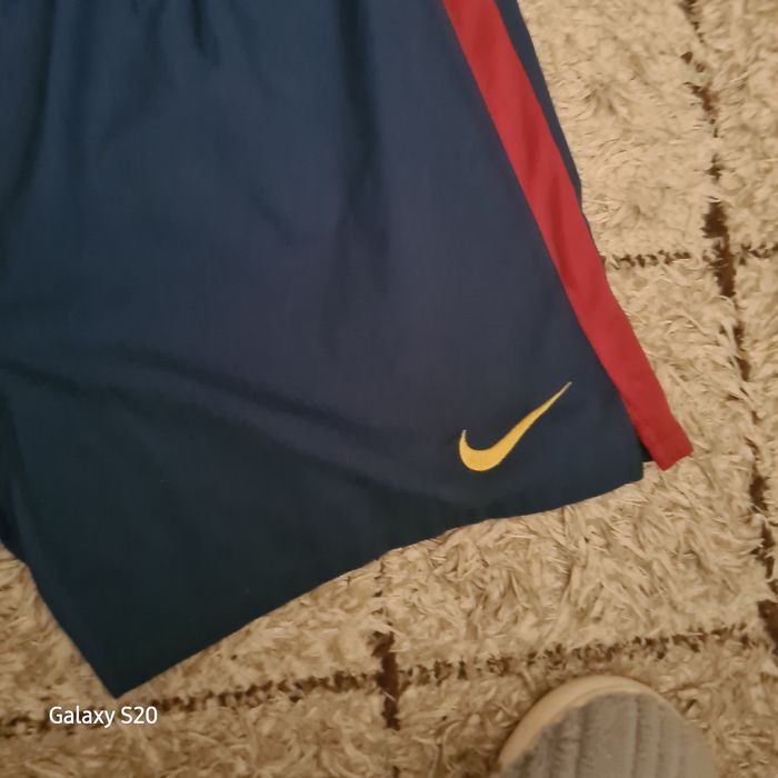 Nike FC Barcelona оригинални къси гащи размер L спортни
Продавам оригинални мъжки къси гащи Nike FC Barcelona.
Много запазени, без скъсано или петна.