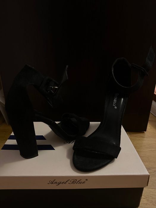 Sandale Negre cu toc gros