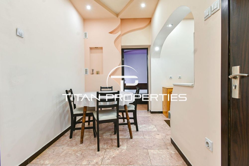 Дава се под наем Двустаен апартамент в София, Център - 65 кв.м за 668.1 € - Снимка #3