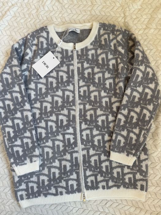 Дамска жилетка нова