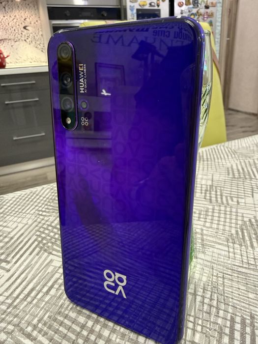 Телефон Huawei Nova 5t