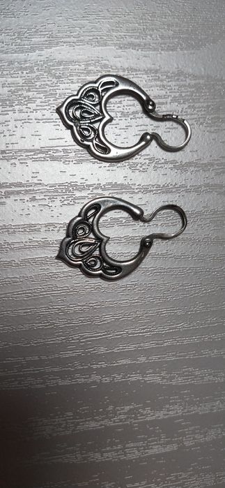 Продам серебрянные серьги