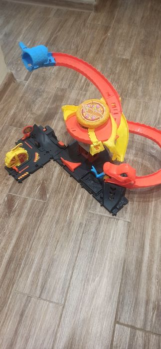 Hotwheels Писта и Изтрелвачка